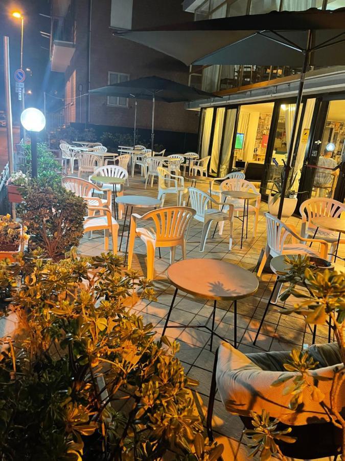Hotel Orlov ريميني المظهر الخارجي الصورة