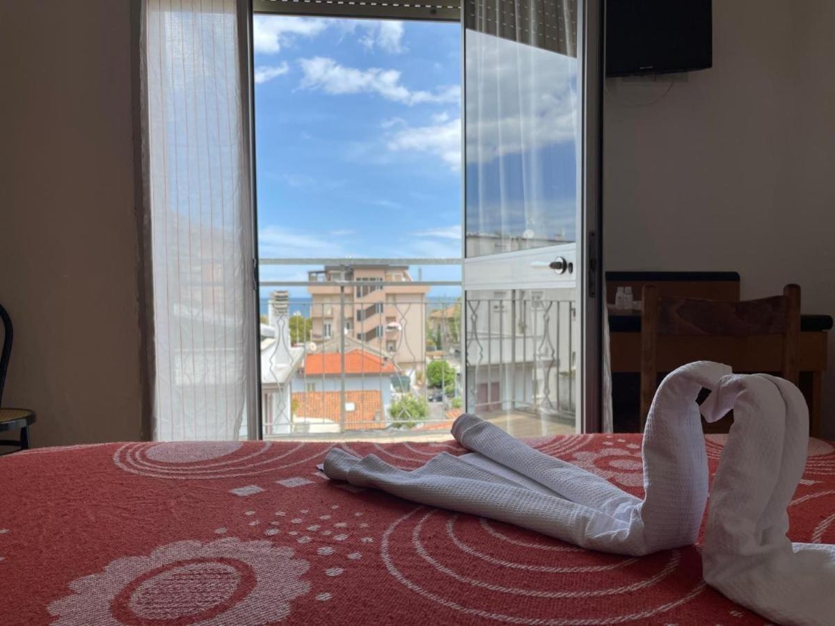 Hotel Orlov ريميني المظهر الخارجي الصورة