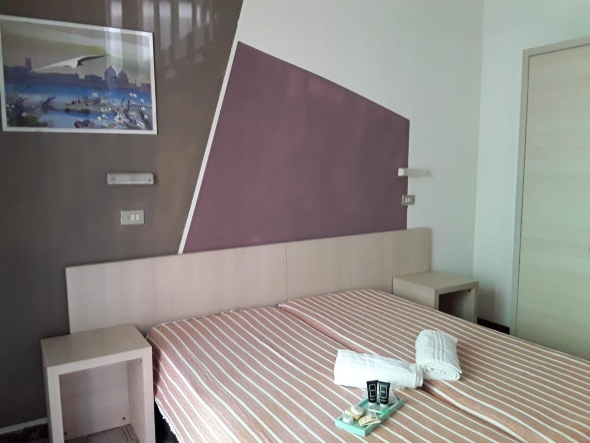 Hotel Orlov ريميني المظهر الخارجي الصورة
