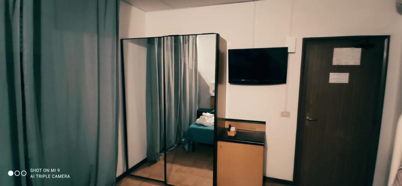 Hotel Orlov ريميني المظهر الخارجي الصورة