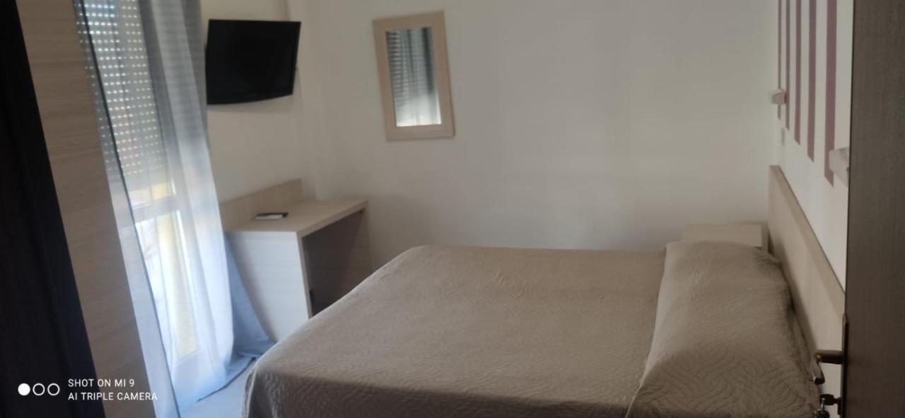 Hotel Orlov ريميني المظهر الخارجي الصورة