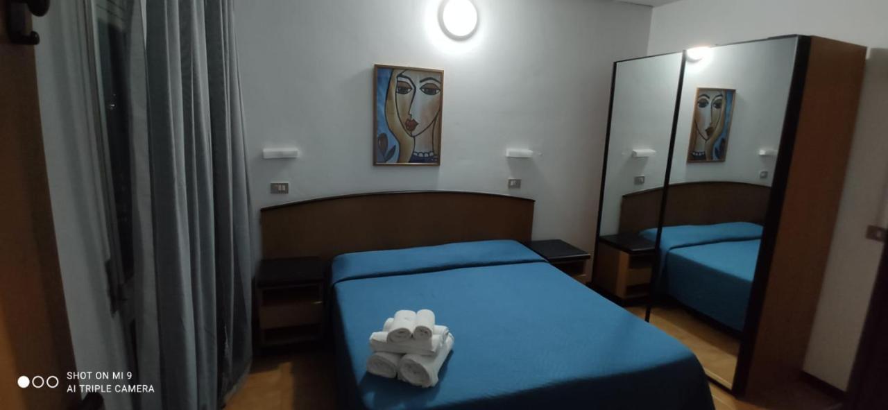 Hotel Orlov ريميني المظهر الخارجي الصورة