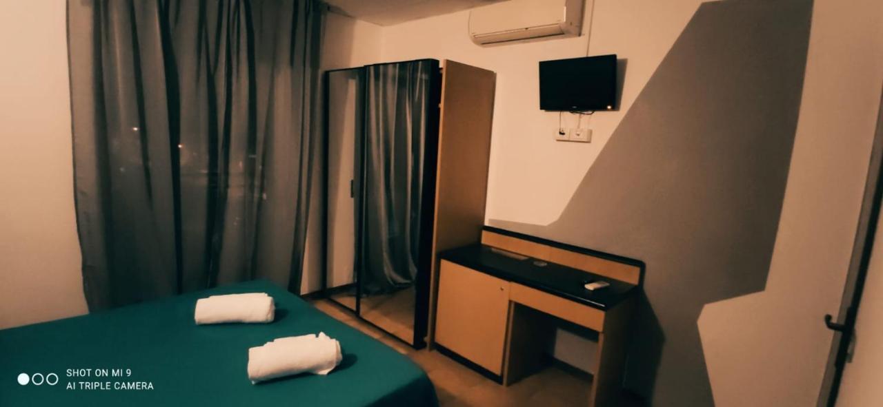 Hotel Orlov ريميني المظهر الخارجي الصورة