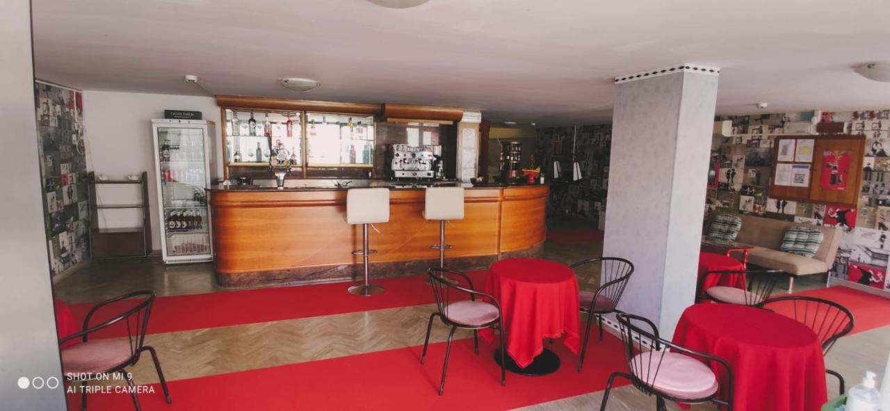 Hotel Orlov ريميني المظهر الخارجي الصورة
