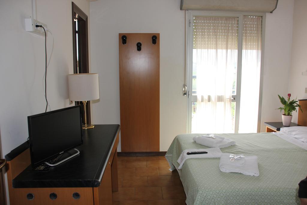 Hotel Orlov ريميني المظهر الخارجي الصورة