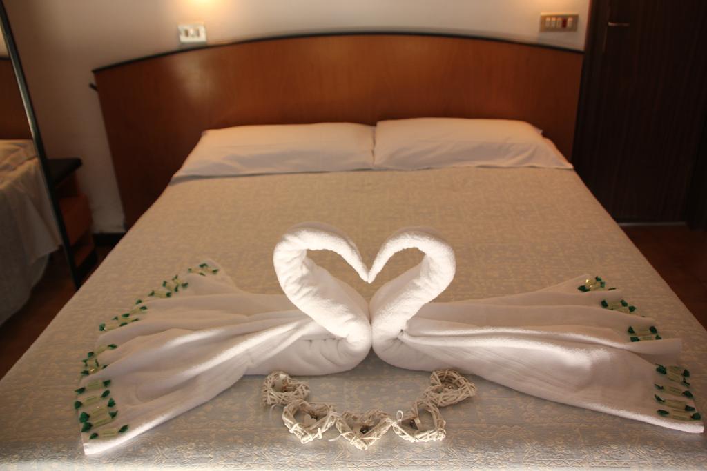 Hotel Orlov ريميني المظهر الخارجي الصورة