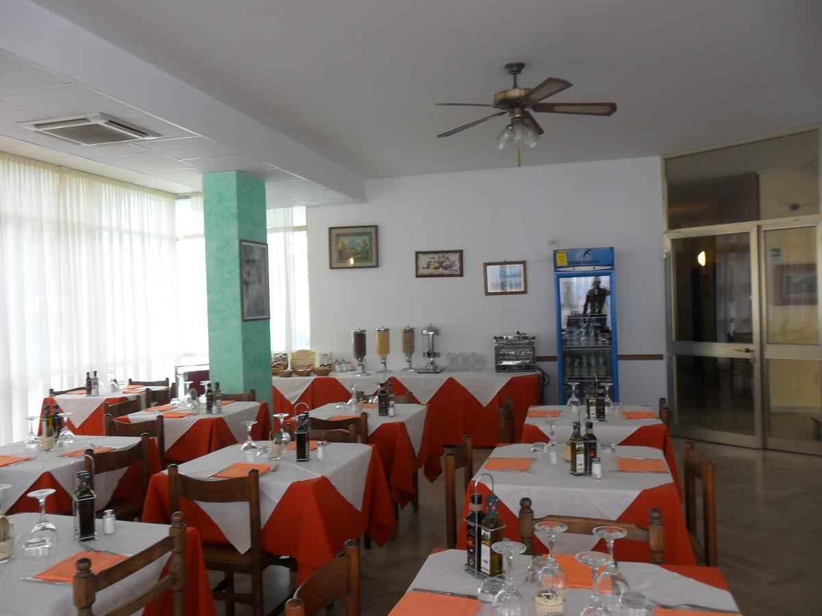 Hotel Orlov ريميني المظهر الخارجي الصورة