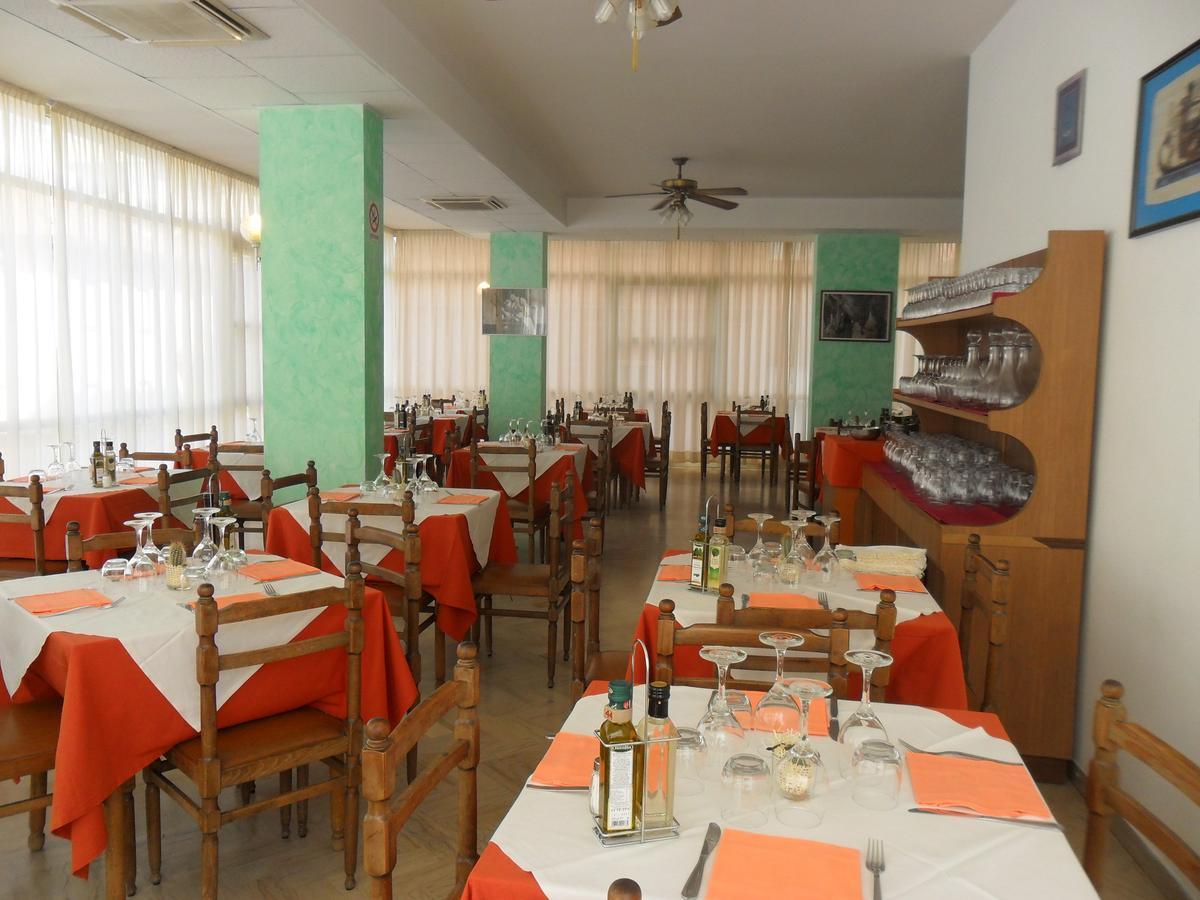 Hotel Orlov ريميني المظهر الخارجي الصورة