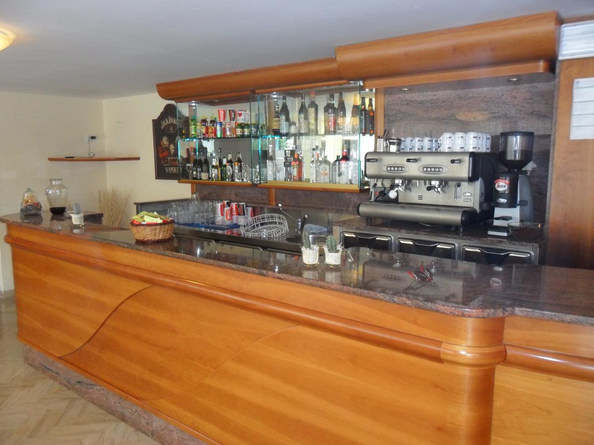 Hotel Orlov ريميني المظهر الخارجي الصورة