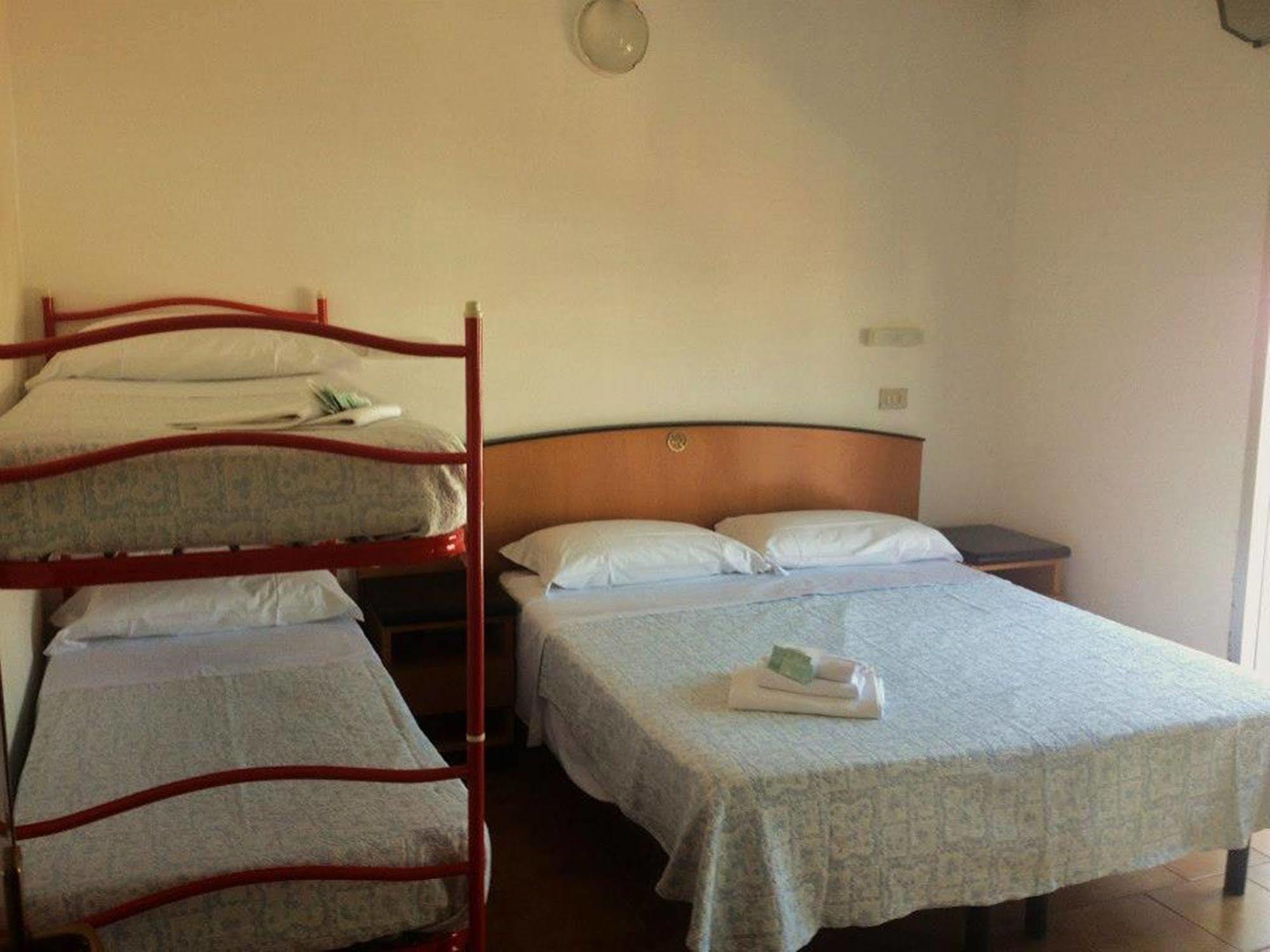 Hotel Orlov ريميني المظهر الخارجي الصورة
